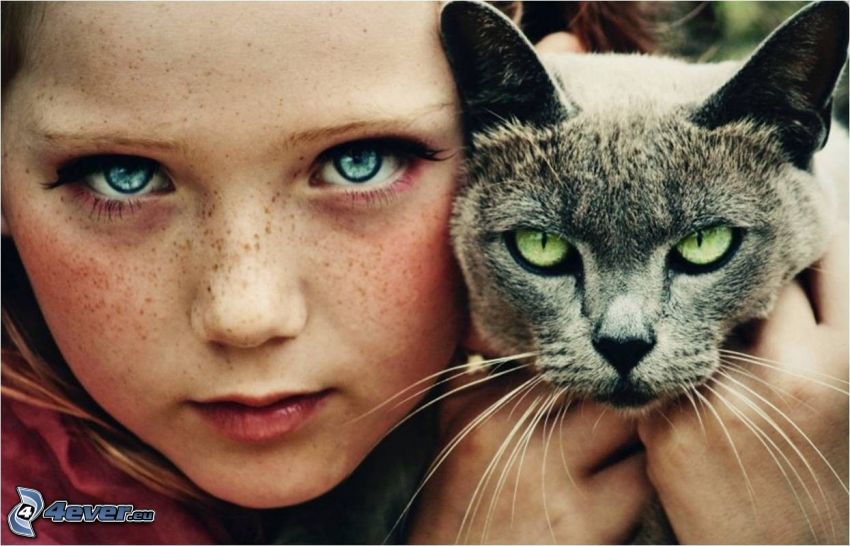flicka med katt