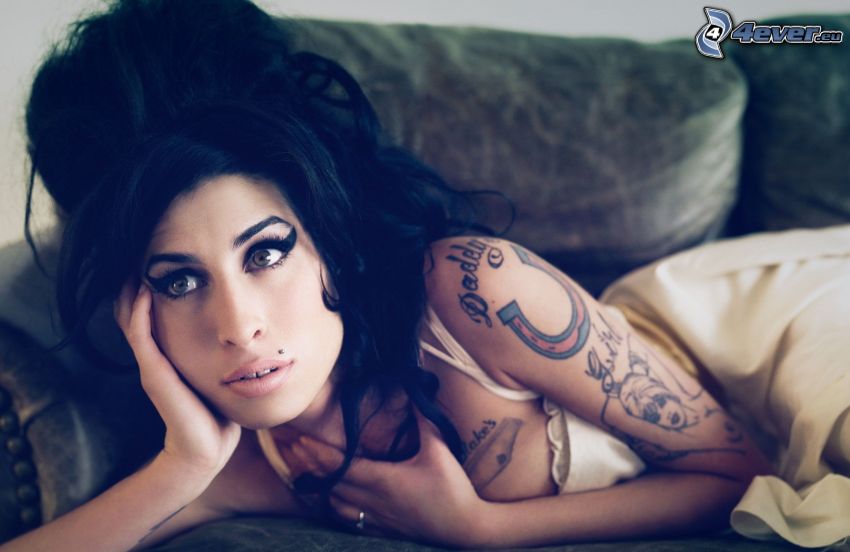 Amy Winehouse, tatuerad kvinna