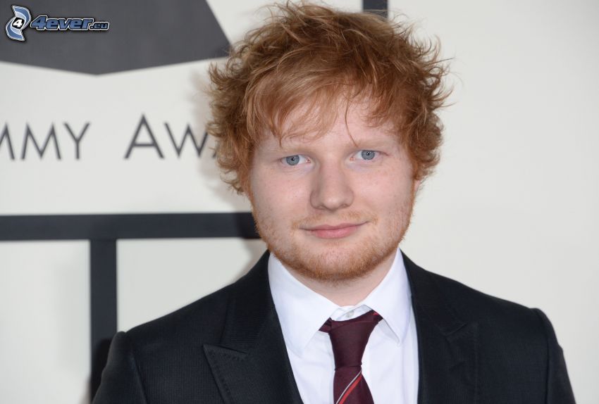 Ed Sheeran, man i kostym