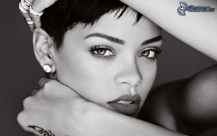 Rihanna, svartvitt foto