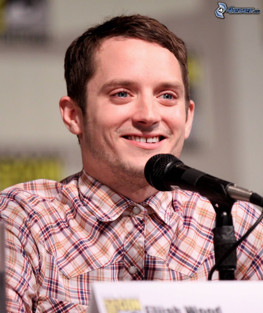 Elijah Wood, skratt, mikrofon