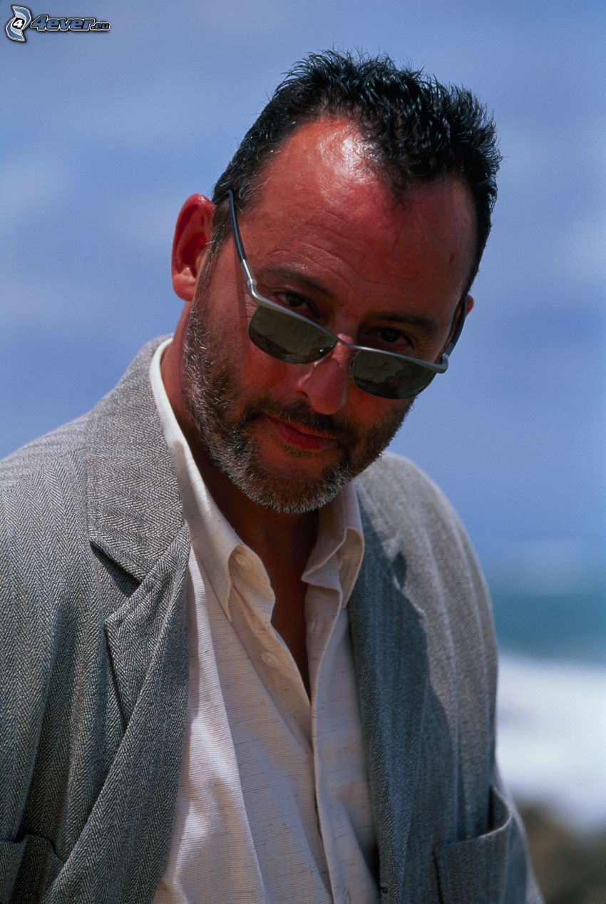 Jean Reno, solglasögon, blick