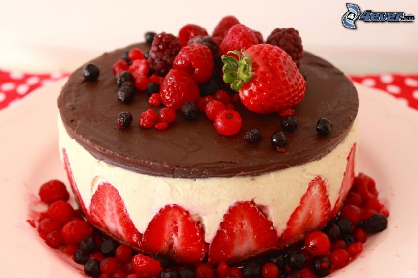 chokladtårta, tårta med jordgubbar, skogsbär