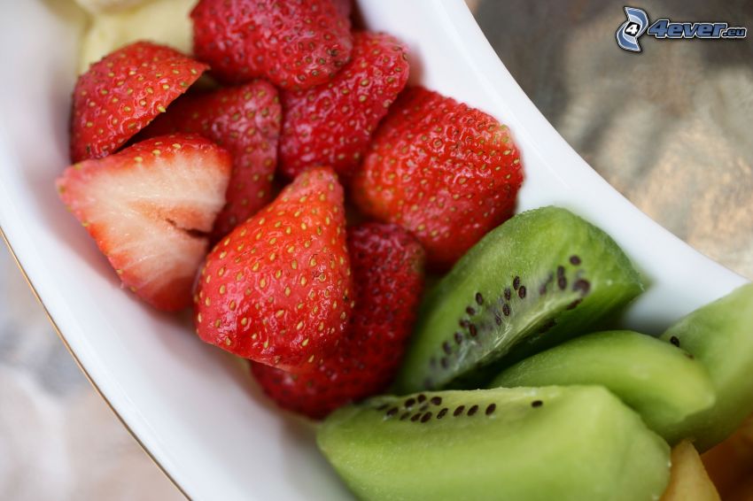 frukt, jordgubbar, skivad kiwi