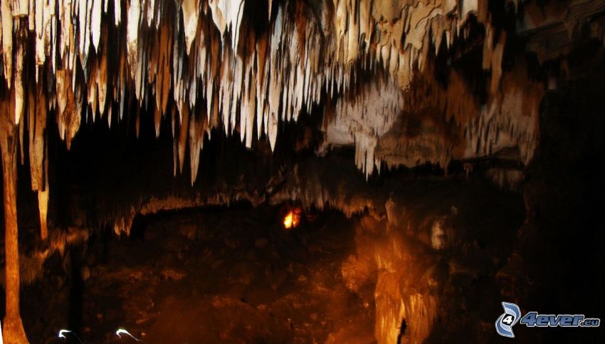 Avshalom, grotta, stalaktiter