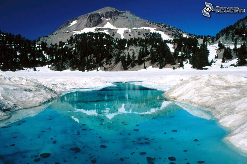 Lassen Volcanic National Park, vinter, berg, tjärn, azurblå sjö