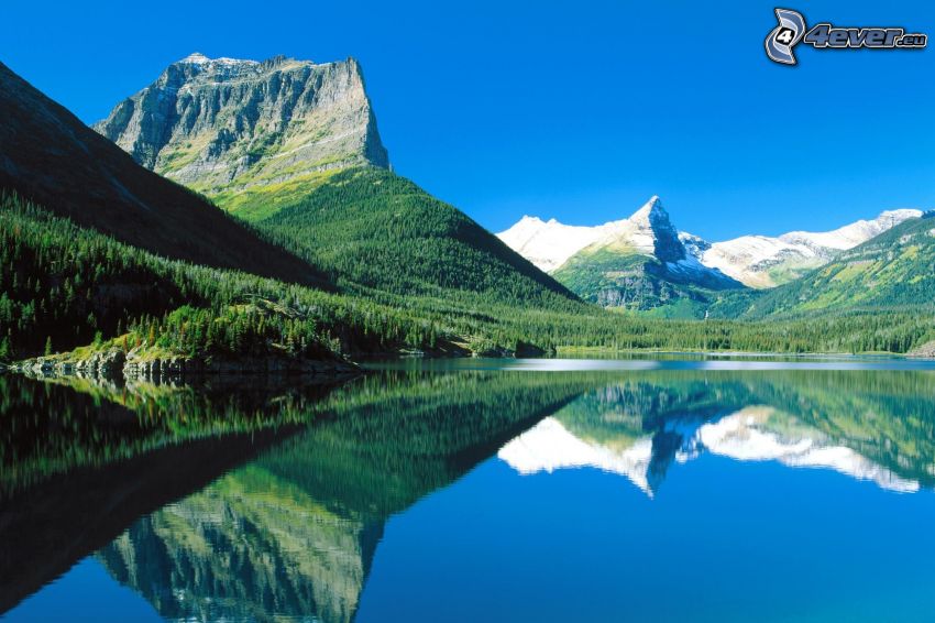 Maligne, Jasper nationalpark, sjö, berg, lugn vattenyta, spegling