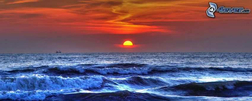 solnedgång över havet, öppet hav