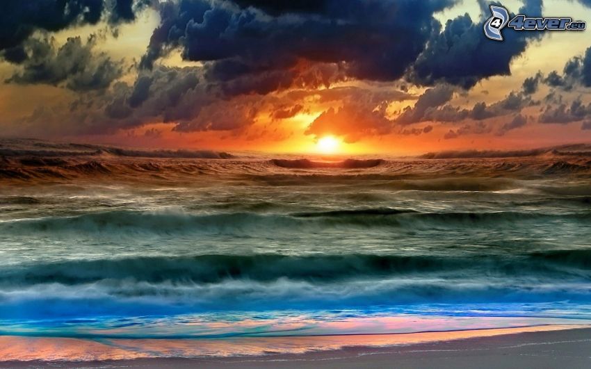 solnedgång över havet, orange solnedgång, vågor, moln