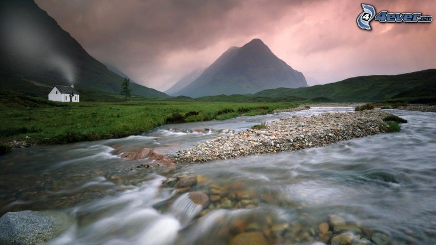 Glen Coe, Skottland, flod, stuga, kullar