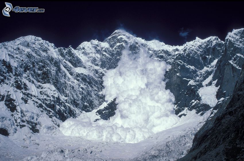lavin, snöig bergskedja, klippiga berg