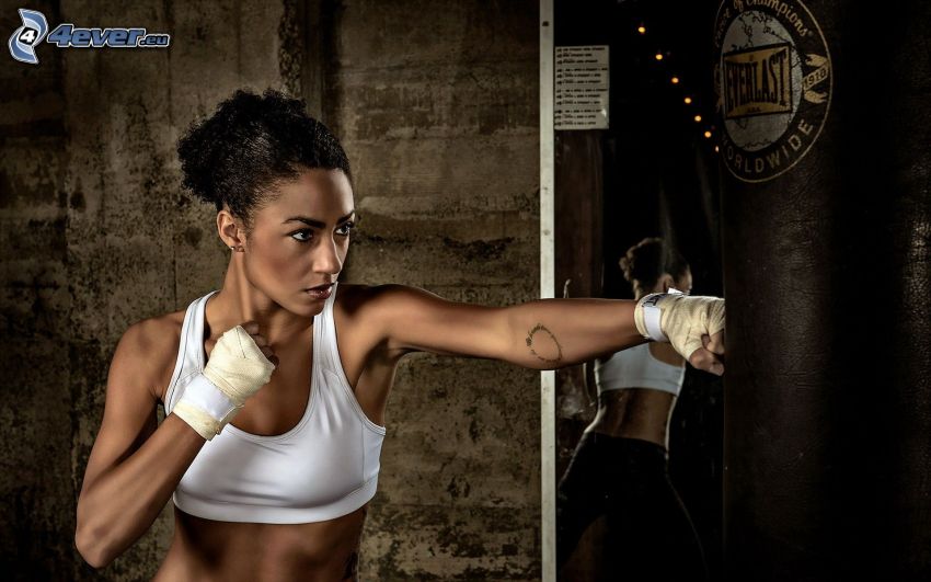 boxning, mörkhyad kvinna
