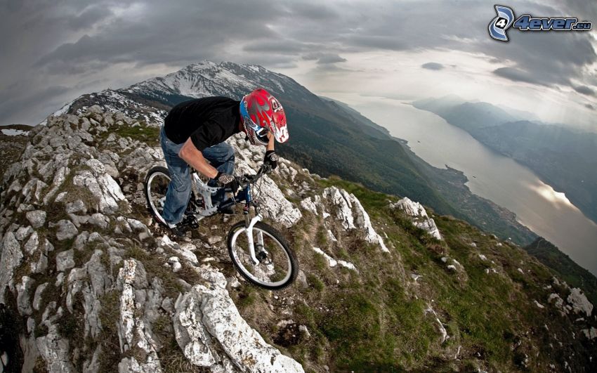 extrem cyklist, mountainbiking, berg