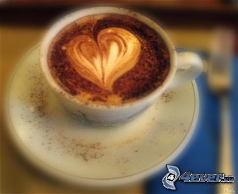 corazón en el café, latte art