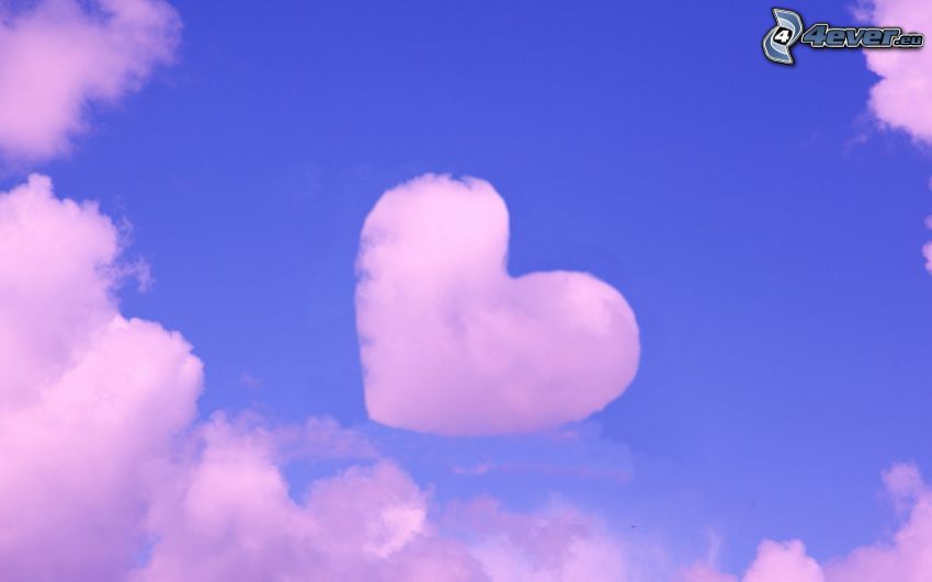 corazón en el cielo, nubes