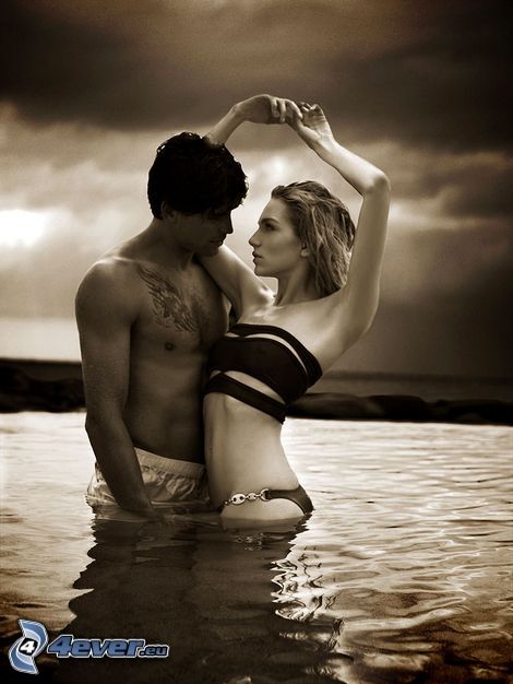 hombre y mujer, agua, traje de baño, pasión, mirada seductora