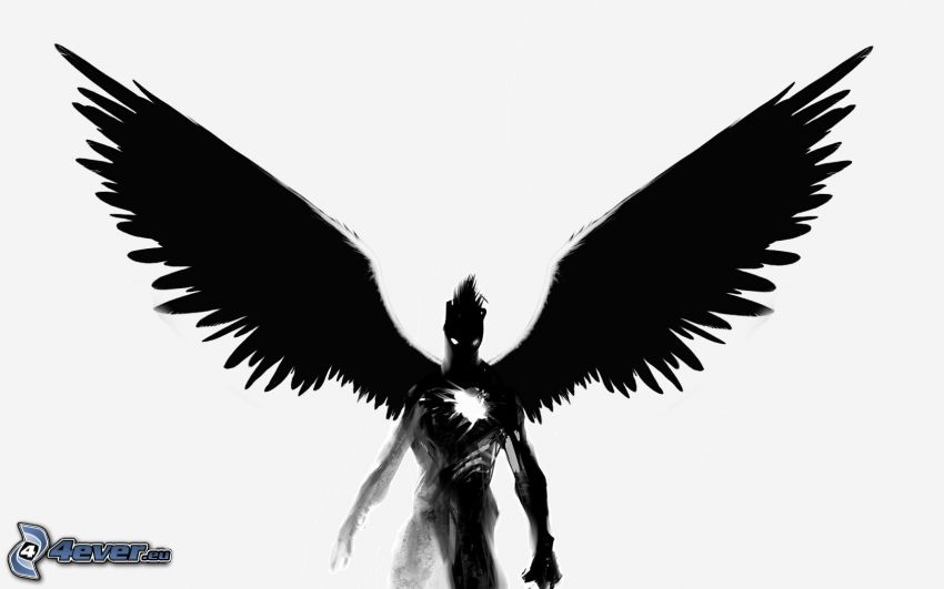 figura fantasmal, alas negras