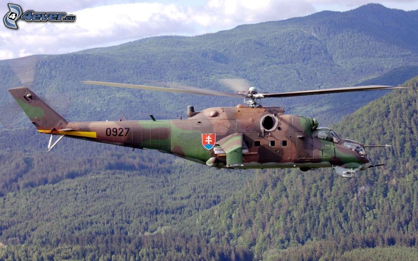 helicóptero militar, colina