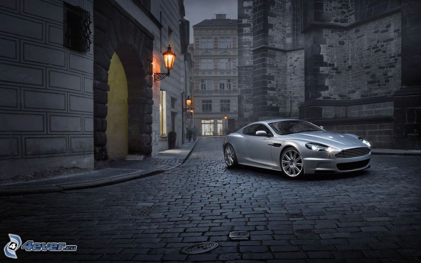 Aston Martin DBS, calles, pavimento, edificios