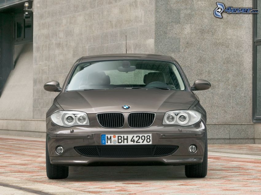 BMW 1, delantera de coche
