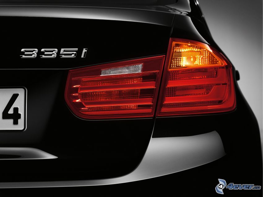 BMW 335i, luz trasera