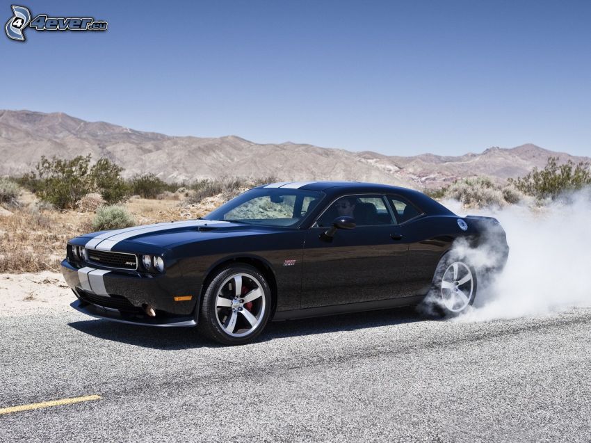 Dodge Challenger, burnout, humo, camino, sierra