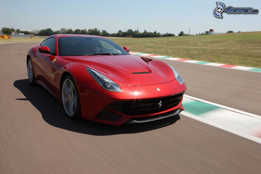 Ferrari F12 Berlinetta, acelerar, carreras en circuito