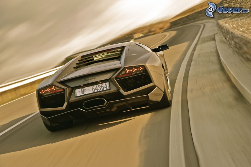 Lamborghini Reventón, acelerar, camino