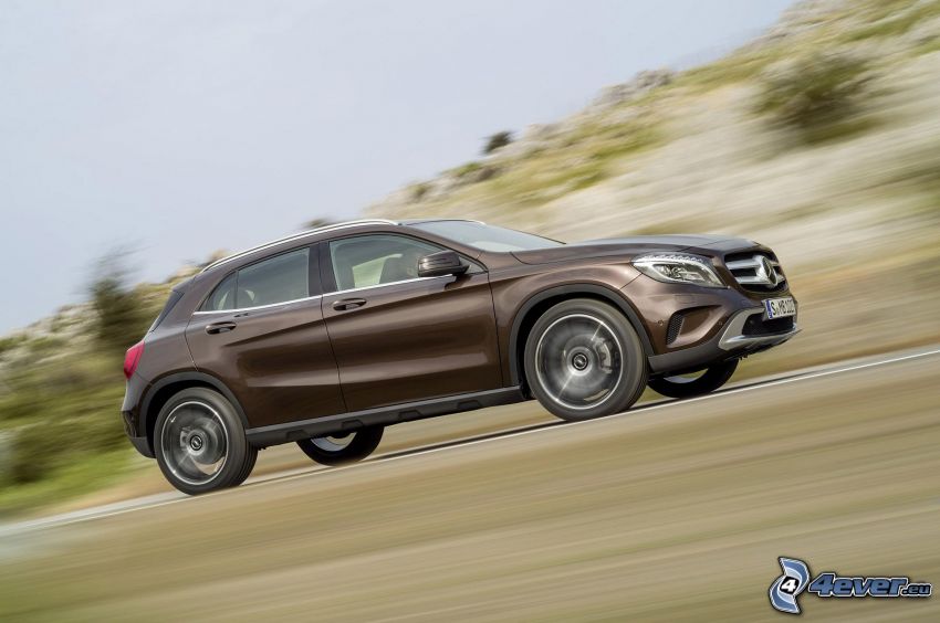 Mercedes-Benz GLA, acelerar