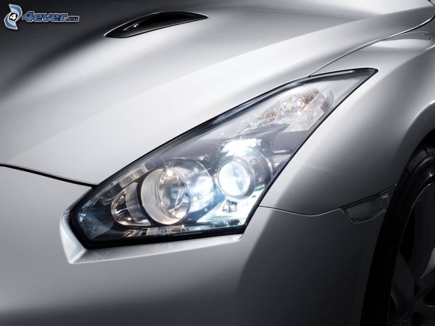 Nissan GT-R, reflector
