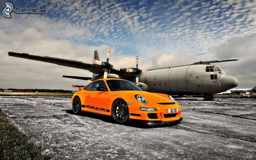 Porsche 911 GT3 RS, coche deportivo, avión, nubes