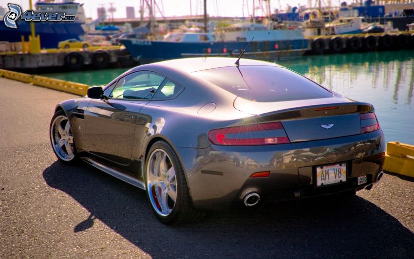 Aston Martin, puerto