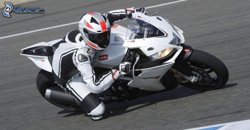 Aprilia RSV4, motociclista, acelerar, carreras en circuito