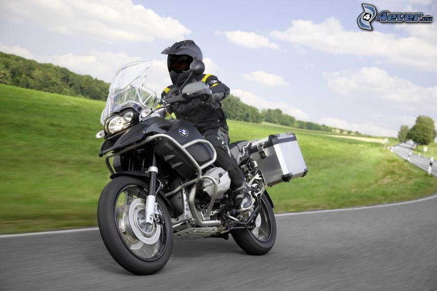 BMW motocicleta, motociclista, camino, acelerar