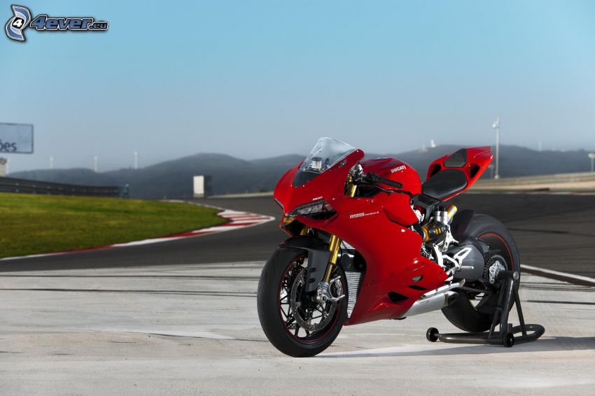 Ducati 1199 Panigale, carreras en circuito