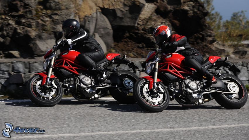 Ducati Monster 1100 EVO, motociclista
