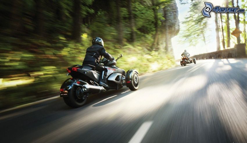 Spyder RS, motociclista, acelerar