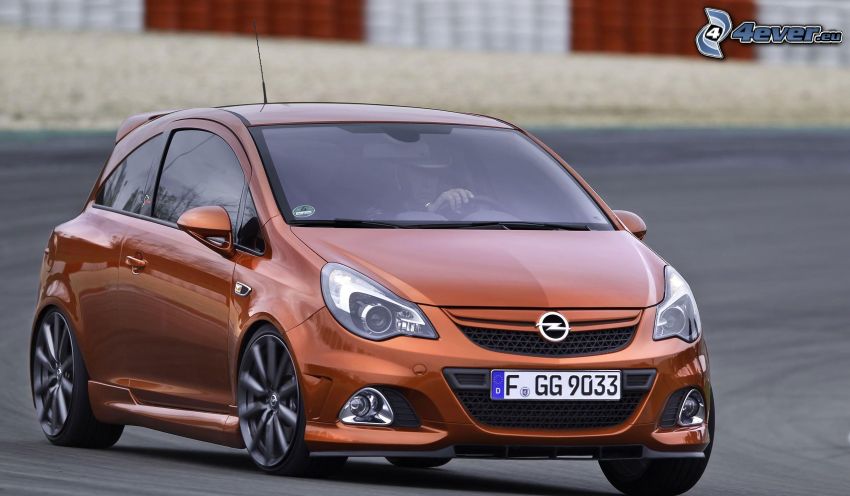 Opel Corsa, carreras en circuito