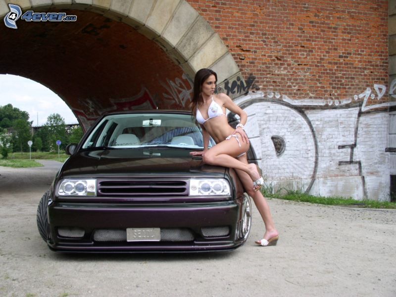 Volkswagen Golf 2, chica sexy