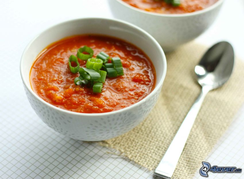 sopa de tomate, cuchara
