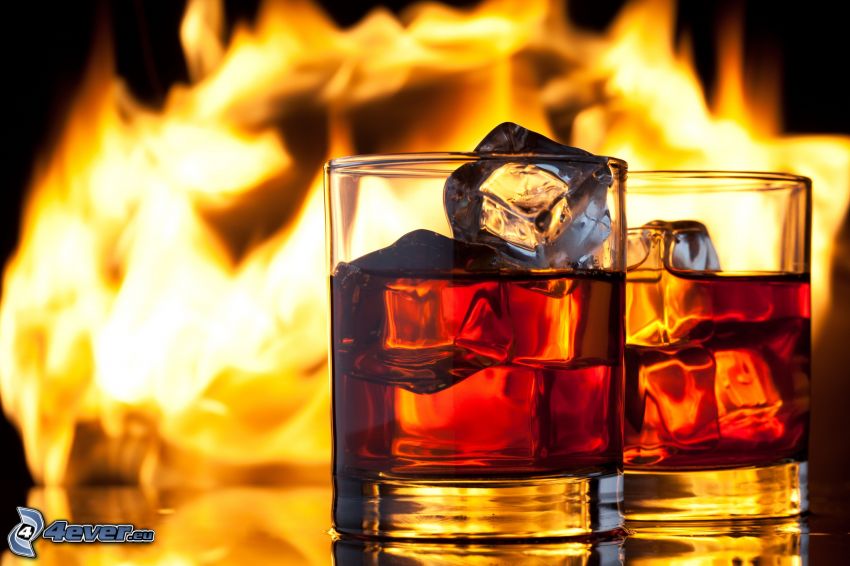 whisky con hielo, fuego