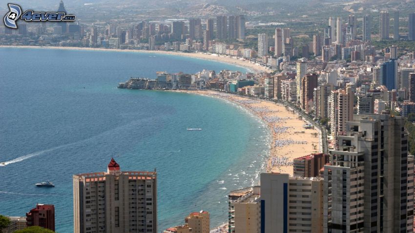 Benidorm, ciudad costera, rascacielos, playa de arena