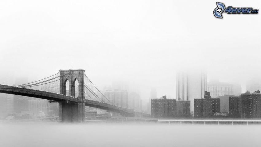 Brooklyn Bridge, Manhattan, New York, niebla