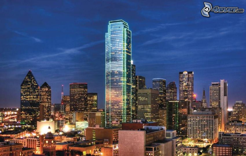 Dallas, ciudad de noche, rascacielos