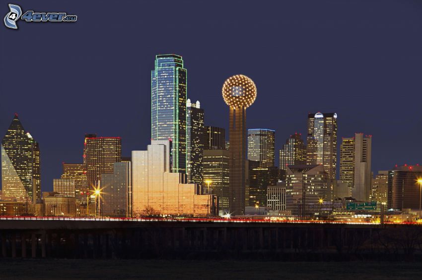 Dallas, ciudad de noche, rascacielos