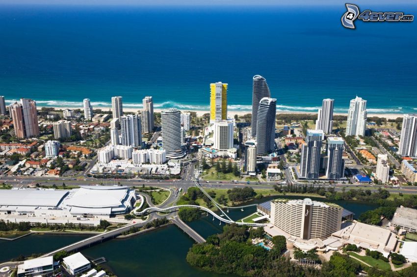 Gold Coast, rascacielos, mar
