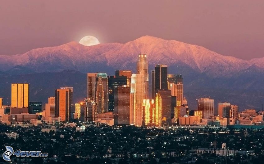 Los Angeles, puesta del sol, montañas nevadas