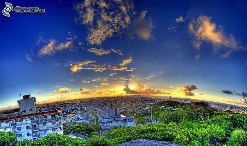 Okinawa, Tierra, puesta de sol sobre la ciudad, HDR