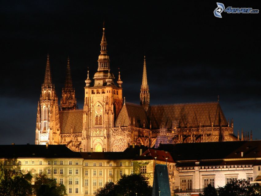 Castillo de Praga, ciudad de noche, Praga
