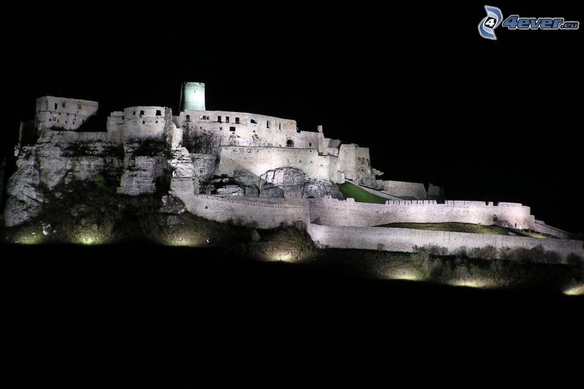Castillo de Spiš, noche, iluminación